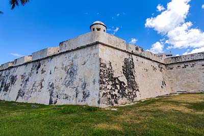 Fuertes y Baluartes de Campeche, Arquitectura Militar
